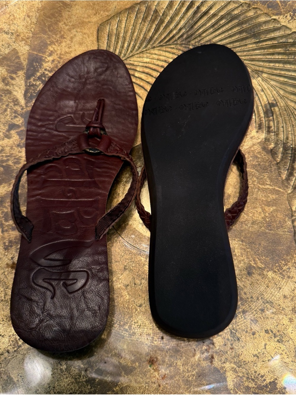 Tory Burch Thora tan leather thong flip-flop sandal. Size 8/8.5 $50 new